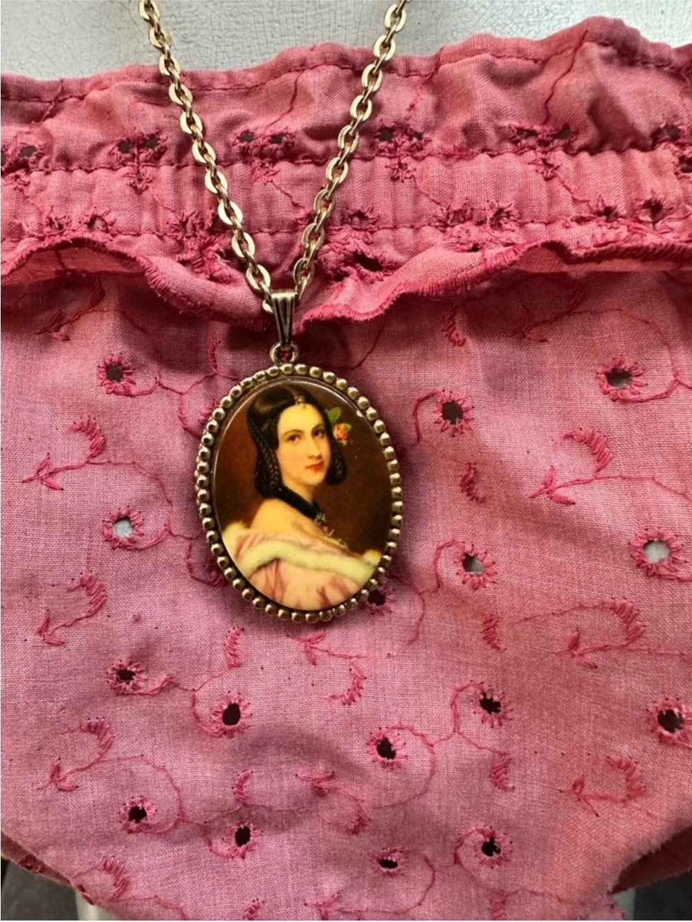 vintage Medana portrait watch pendant necklace